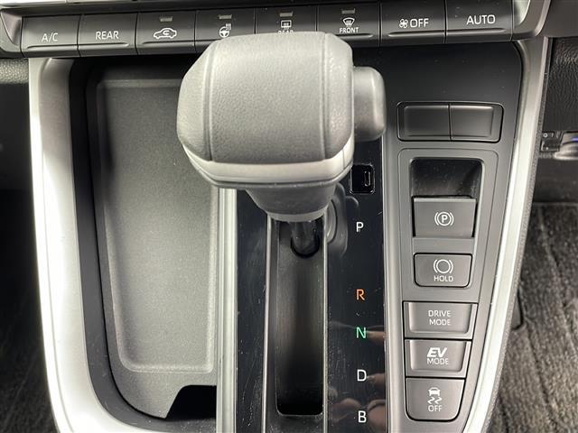 ヴォクシー ハイブリッドS-Z 純正10.5インチDAナビ 快適利便パッケージHigh ユニバーサルステップ プロジェクター三眼LEDライト パワーバックドア トヨタセーフティセンス 前後シートヒーター 両側パワスラ 追従クルコン(6枚目)