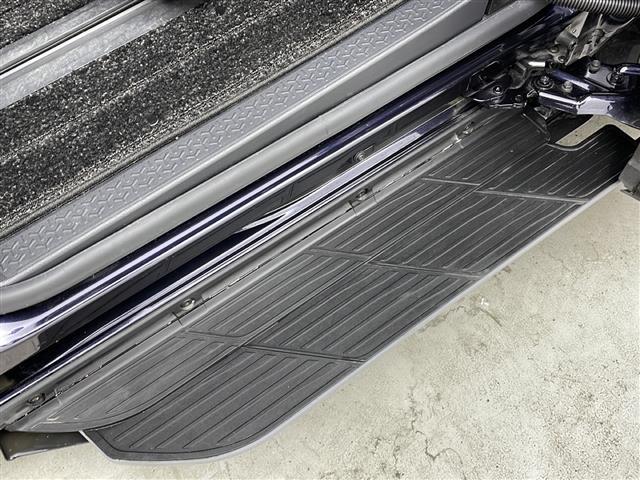 ヴォクシー ハイブリッドS-Z 純正10.5インチDAナビ 快適利便パッケージHigh ユニバーサルステップ プロジェクター三眼LEDライト パワーバックドア トヨタセーフティセンス 前後シートヒーター 両側パワスラ 追従クルコン(13枚目)