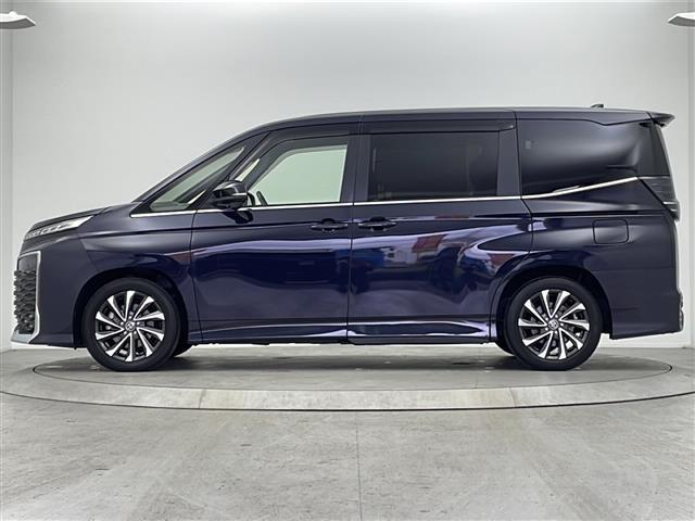 ヴォクシー ハイブリッドS-Z 純正10.5インチDAナビ 快適利便パッケージHigh ユニバーサルステップ プロジェクター三眼LEDライト パワーバックドア トヨタセーフティセンス 前後シートヒーター 両側パワスラ 追従クルコン(19枚目)