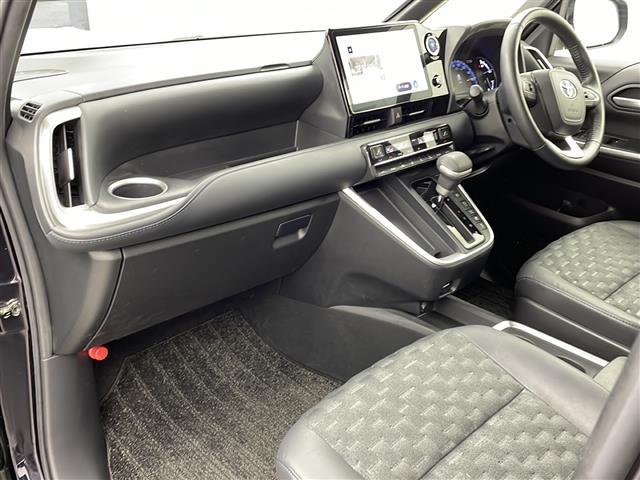 ヴォクシー ハイブリッドS-Z 純正10.5インチDAナビ 快適利便パッケージHigh ユニバーサルステップ プロジェクター三眼LEDライト パワーバックドア トヨタセーフティセンス 前後シートヒーター 両側パワスラ 追従クルコン(35枚目)