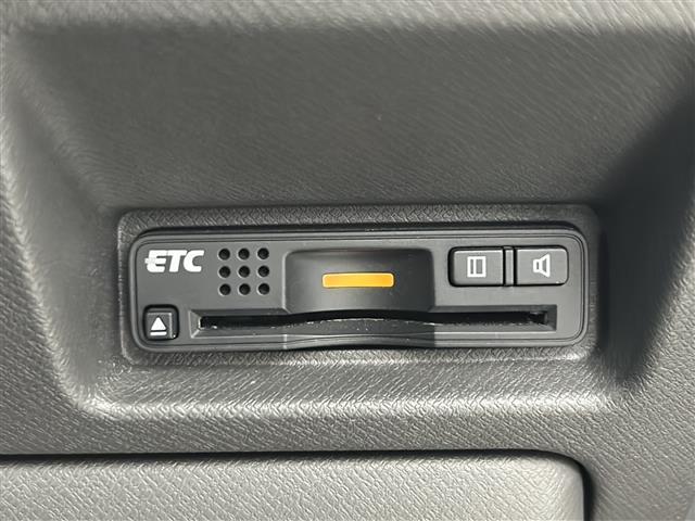 ステップワゴン Ｇ　コンフォートセレクション　純正９型ナビ　両側パワースライドドア　バックカメラ　クルーズコントロール　ワンセグＴＶ　ＣＤ　ＤＶＤ　ＵＳＢ接続　ＡＡＣ　ビルトインＥＴＣ　キセノンヘッドライト　オートライト　アイドリングストップ（10枚目）