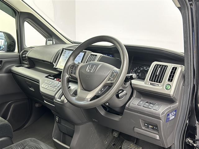 ステップワゴン Ｇ　コンフォートセレクション　純正９型ナビ　両側パワースライドドア　バックカメラ　クルーズコントロール　ワンセグＴＶ　ＣＤ　ＤＶＤ　ＵＳＢ接続　ＡＡＣ　ビルトインＥＴＣ　キセノンヘッドライト　オートライト　アイドリングストップ（32枚目）