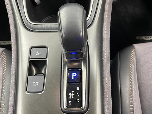 気になる車はすぐにお問い合わせください！画面右側の００６６から始まる無料ダイヤルからお問い合わせ下さい！専門スタッフがお車のご質問にお答えいたします！