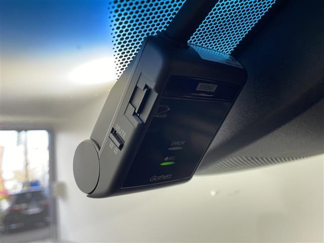 ヴェゼル ハイブリッドRS・ホンダセンシング ワンオナ 純正8型ナビ バックカメラ ETC 前方ドラレコ ホンダセンシング レーダークルコン 衝突被害軽減システム 横滑り防止装置 アイドリングストップ ハーフレザー シトヒタ スペアキー 純正AW(12枚目)