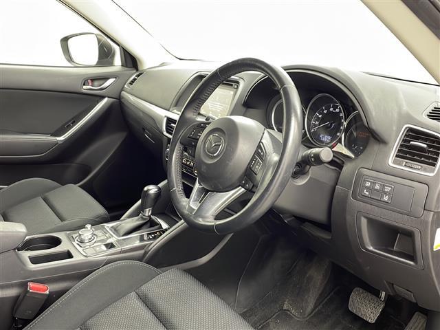 ＣＸ－５ ＸＤ　プロアクティブ　純正ナビ　ＢＳＭ　セーフティサポートＰＫＧ　レーダークルーズ　衝突軽減　誤発進抑制機能　バックカメラ　サイドカメラ　前後コーナーセンサー　フルセグＴＶ　ＣＤ　ＤＶＤ　ＬＥＤライト　オートハイビーム（28枚目）