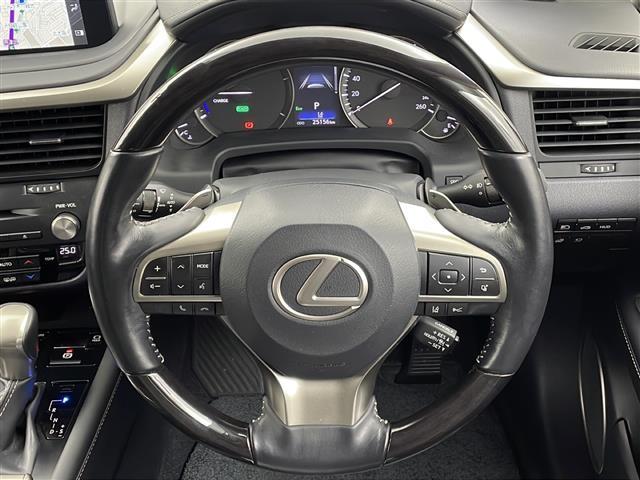 ＲＸ ＲＸ４５０ｈＬ　純正１２．３型ナビ　６人乗り　サンルーフ　全方位カメラ　ＢＳＭ　１００Ｖ電源　３眼ＬＥＤライト　ステアリングヒーター　レクサスセーフティシステムプラス　パワーバックドア　ＥＴＣ２．０　　純正ＡＷ（7枚目）