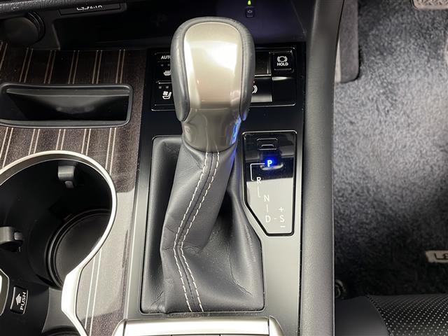 ＲＸ ＲＸ４５０ｈＬ　純正１２．３型ナビ　６人乗り　サンルーフ　全方位カメラ　ＢＳＭ　１００Ｖ電源　３眼ＬＥＤライト　ステアリングヒーター　レクサスセーフティシステムプラス　パワーバックドア　ＥＴＣ２．０　　純正ＡＷ（8枚目）