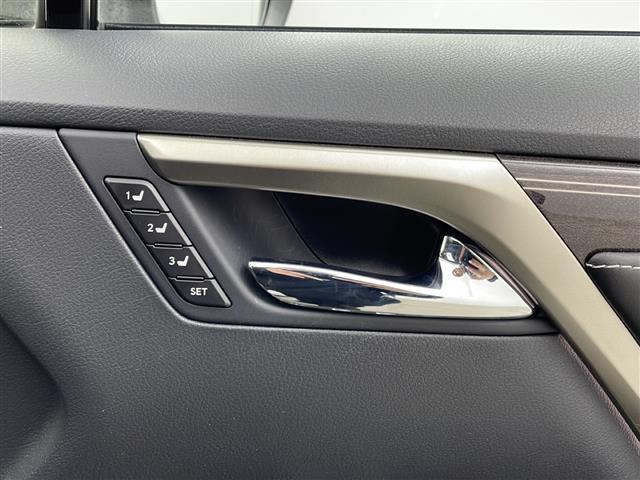 ＲＸ ＲＸ４５０ｈＬ　純正１２．３型ナビ　６人乗り　サンルーフ　全方位カメラ　ＢＳＭ　１００Ｖ電源　３眼ＬＥＤライト　ステアリングヒーター　レクサスセーフティシステムプラス　パワーバックドア　ＥＴＣ２．０　　純正ＡＷ（11枚目）