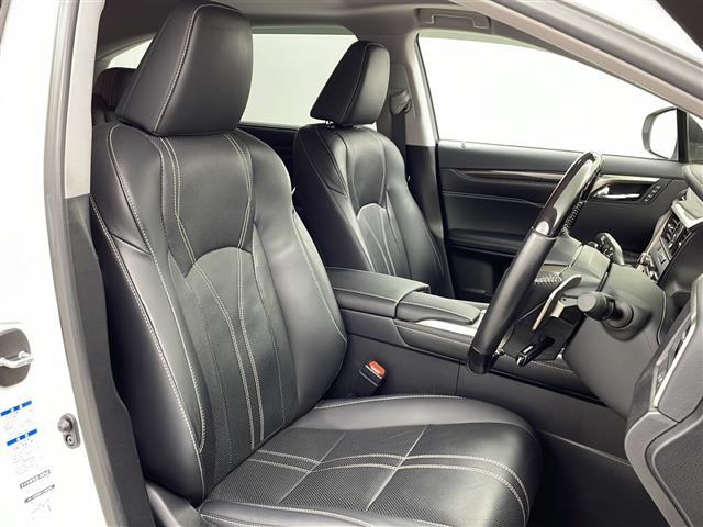 ＲＸ ＲＸ４５０ｈＬ　純正１２．３型ナビ　６人乗り　サンルーフ　全方位カメラ　ＢＳＭ　１００Ｖ電源　３眼ＬＥＤライト　ステアリングヒーター　レクサスセーフティシステムプラス　パワーバックドア　ＥＴＣ２．０　　純正ＡＷ（12枚目）