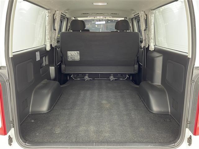 ハイエースバン ロングスーパーＧＬ　デジタルミラー　純正ナビ　Ｂカメラ　ＥＴＣ　ドラレコ　１００Ｖ電源　ＤＮ席エアバック　オートライト　ＡＢＳ　スマートキー　純正ＡＷ　純正フロアマット　両側スライドドア　カーテン　サーキュレーター（15枚目）