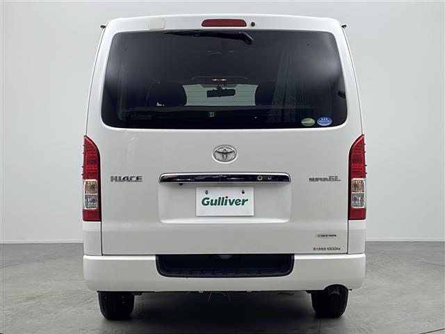 ハイエースバン ロングスーパーＧＬ　デジタルミラー　純正ナビ　Ｂカメラ　ＥＴＣ　ドラレコ　１００Ｖ電源　ＤＮ席エアバック　オートライト　ＡＢＳ　スマートキー　純正ＡＷ　純正フロアマット　両側スライドドア　カーテン　サーキュレーター（17枚目）