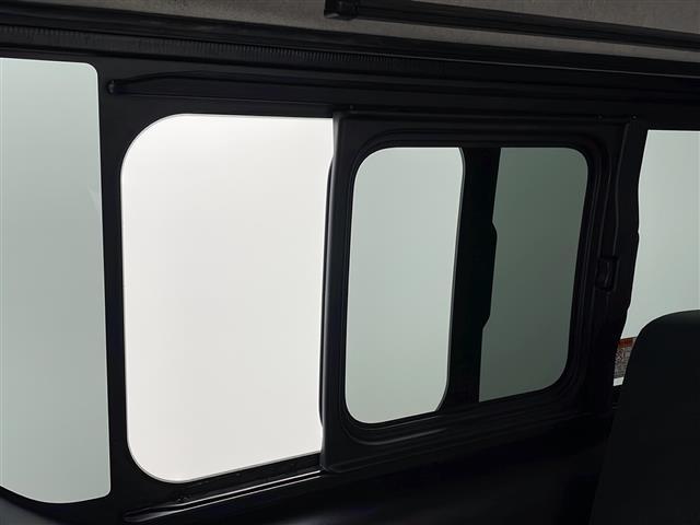 ハイエースバン ロングスーパーＧＬ　デジタルミラー　純正ナビ　Ｂカメラ　ＥＴＣ　ドラレコ　１００Ｖ電源　ＤＮ席エアバック　オートライト　ＡＢＳ　スマートキー　純正ＡＷ　純正フロアマット　両側スライドドア　カーテン　サーキュレーター（32枚目）