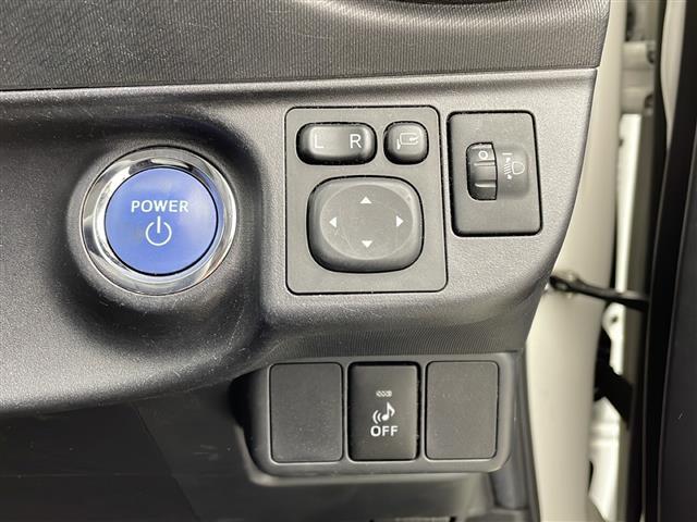 アクア Ｓ　純正フルエアロ　純正ナビ　バックカメラ　ＥＴＣ　ＡＢＳ　横滑り防止装置　オートライト　盗難防止装置　電格ミラー　キセノンヘッドライト　ＡＡＣ　純正フロアマット　スマートキー　スペアキー　エコモード（12枚目）