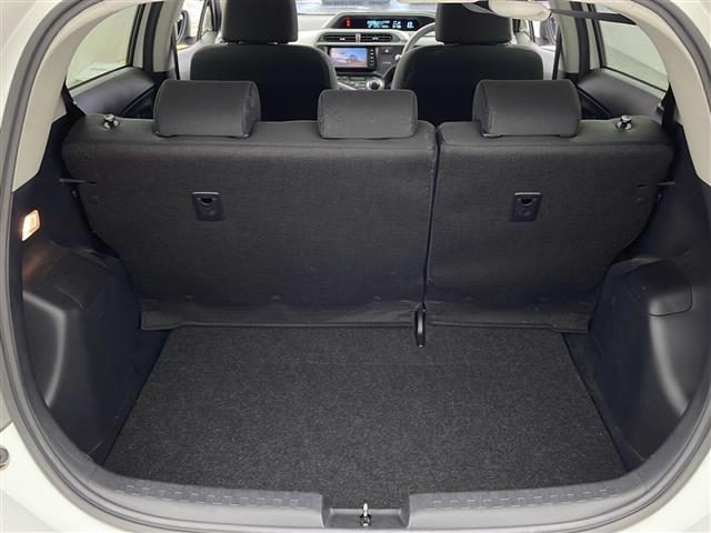 アクア Ｓ　純正フルエアロ　純正ナビ　バックカメラ　ＥＴＣ　ＡＢＳ　横滑り防止装置　オートライト　盗難防止装置　電格ミラー　キセノンヘッドライト　ＡＡＣ　純正フロアマット　スマートキー　スペアキー　エコモード（15枚目）