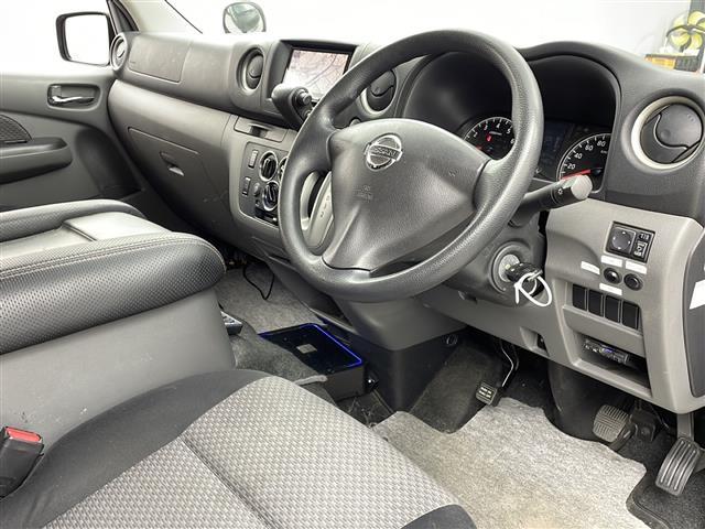 ＮＶ３５０キャラバンワゴン ＤＸ　キャンピング仕様　ベットキット　サブバッテリー　デジタルインナーミラー　簡易シンク　サブウーファー　スピーカー増設アルパイン　ハイルーフ　ＬＥＤヘッドライト　ＬＥＤフォグランプ　ＥＴＣ　電子レンジ（2枚目）