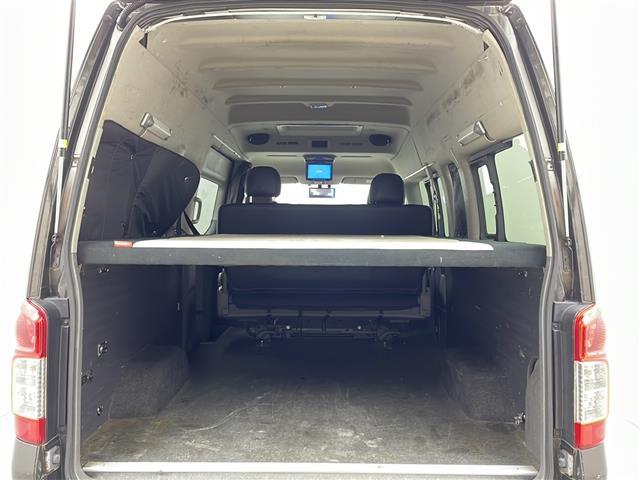 ＮＶ３５０キャラバンワゴン ＤＸ　キャンピング仕様　ベットキット　サブバッテリー　デジタルインナーミラー　簡易シンク　サブウーファー　スピーカー増設アルパイン　ハイルーフ　ＬＥＤヘッドライト　ＬＥＤフォグランプ　ＥＴＣ　電子レンジ（3枚目）