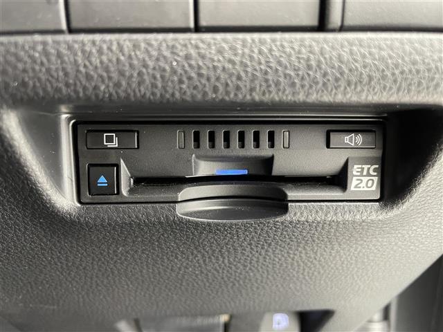 ハリアーハイブリッド Ｚ　レザーパッケージ　ＪＢＬサウンド　純正１２．３型ナビ　フルセグＴＶ　全周囲カメラ　ビルトインＥＴＣ２．０　衝突軽減ブレーキ　デジタルインナーミラー　シートヒーター　ベンチレーション　ワイヤレス充電　シートブラウン（6枚目）