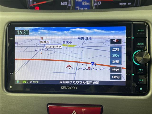 ムーヴ カスタム　ＲＳ　ＳＤナビ　フルセグＴＶ　バックカメラ　ＨＩＤヘッドライト　オートライト　ＥＴＣ　ドライブレコーダー　スマートキー　ＭＯＭＯハンドル　純正フロアマット　１５インチアルミホイール　電動格納ミラー　禁煙車（3枚目）