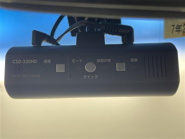 ムーヴ カスタム　ＲＳ　ＳＤナビ　フルセグＴＶ　バックカメラ　ＨＩＤヘッドライト　オートライト　ＥＴＣ　ドライブレコーダー　スマートキー　ＭＯＭＯハンドル　純正フロアマット　１５インチアルミホイール　電動格納ミラー　禁煙車（6枚目）