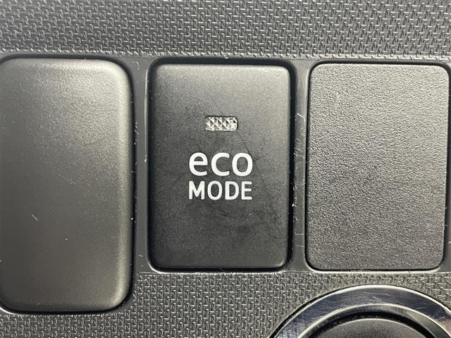 ムーヴ カスタム　ＲＳ　ＳＤナビ　フルセグＴＶ　バックカメラ　ＨＩＤヘッドライト　オートライト　ＥＴＣ　ドライブレコーダー　スマートキー　ＭＯＭＯハンドル　純正フロアマット　１５インチアルミホイール　電動格納ミラー　禁煙車（12枚目）