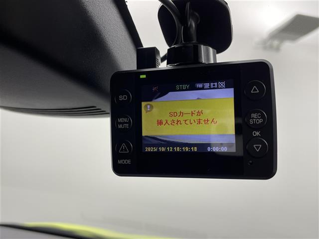 シエンタ Ｘ　後期モデル　２トーンカラー　純正ナビ　フルセグＴＶ　Ｂｌｕｅｔｏｏｔｈ　バックモニター　パワースライドドア　セーフティセンス　レーンキープアシスト　ＬＥＤヘッドランプ　フォグランプ　スマートキー（6枚目）