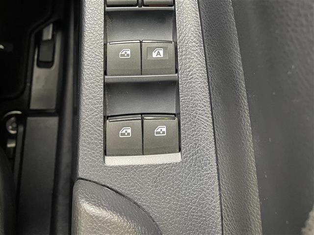 シエンタ Ｘ　後期モデル　２トーンカラー　純正ナビ　フルセグＴＶ　Ｂｌｕｅｔｏｏｔｈ　バックモニター　パワースライドドア　セーフティセンス　レーンキープアシスト　ＬＥＤヘッドランプ　フォグランプ　スマートキー（30枚目）