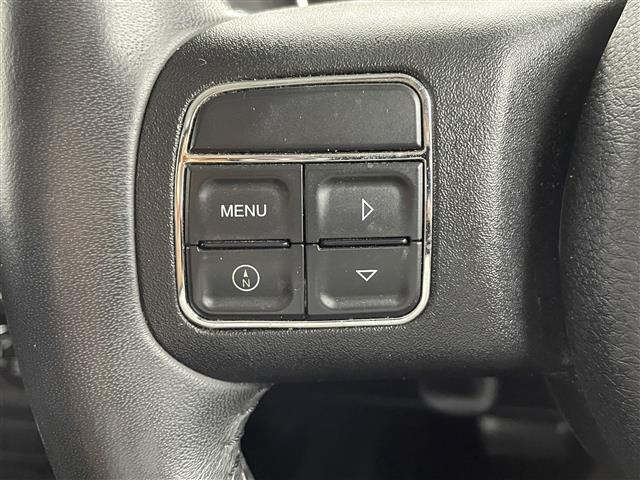 ジープ・ラングラーアンリミテッド スポーツ　ＡＬＰＩＮＥ製ナビ（ＥＸ９Ｚ）　クルーズコントロール　フルセグ　Ｂｌｕｅｔｏｏｔｈ　ダウンヒルアシスト　純正マット　ＭＴモード付ＡＴ　ＥＴＣ　バックカメラ　純正ＡＷ（3枚目）