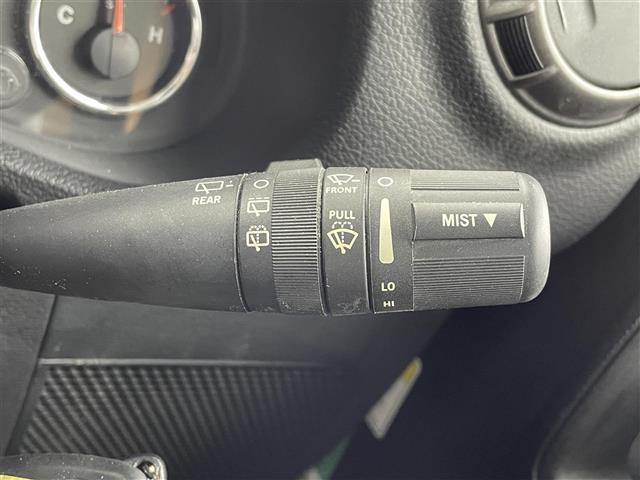 ジープ・ラングラーアンリミテッド スポーツ　ＡＬＰＩＮＥ製ナビ（ＥＸ９Ｚ）　クルーズコントロール　フルセグ　Ｂｌｕｅｔｏｏｔｈ　ダウンヒルアシスト　純正マット　ＭＴモード付ＡＴ　ＥＴＣ　バックカメラ　純正ＡＷ（6枚目）