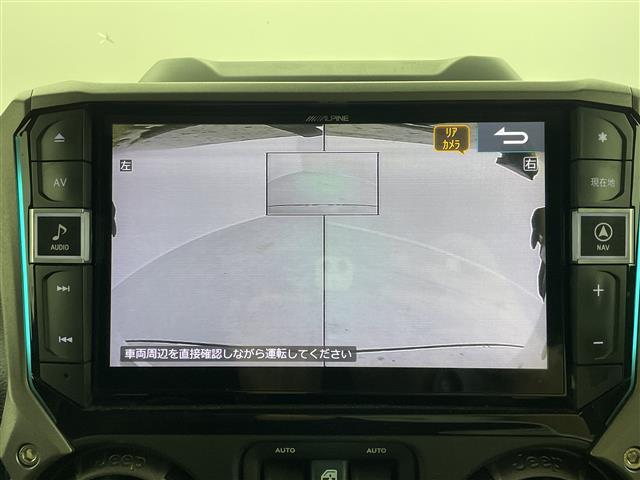 ジープ・ラングラーアンリミテッド スポーツ　ＡＬＰＩＮＥ製ナビ（ＥＸ９Ｚ）　クルーズコントロール　フルセグ　Ｂｌｕｅｔｏｏｔｈ　ダウンヒルアシスト　純正マット　ＭＴモード付ＡＴ　ＥＴＣ　バックカメラ　純正ＡＷ（11枚目）