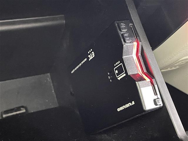 スペーシア ハイブリッドＸ　レーダーブレーキサポート　社外ナビ　ＣＤ　フルセグ　バックカメラ　両側パワースライドドア　ＬＥＤオートライト　シートヒーター　アイドリングストップ　ＵＳＢポート　スマートキー２本　ＥＴＣ　禁煙車（5枚目）