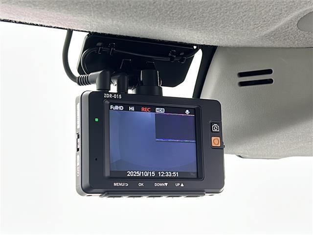 スペーシア Ｘリミテッド　７インチＳＤナビ　前後ドラレコ　シートヒーター　両側電動パワスラ　オートライト　ステアリングスイッチ　衝突軽減ブレーキ　横滑り防止装置　後席サンシェード　純正１４インチアルミホイール　純正フロアマット（6枚目）