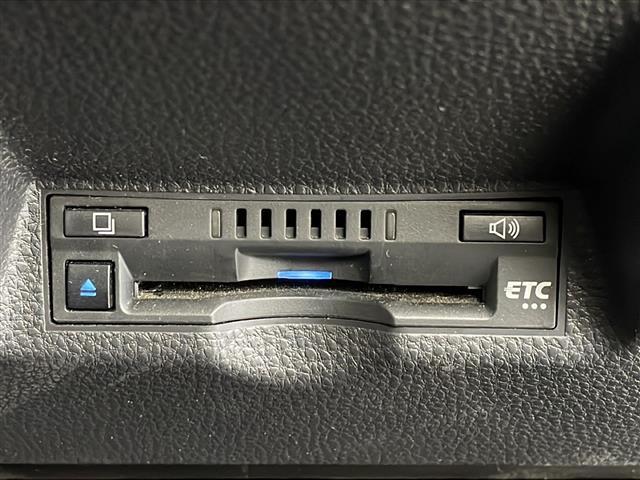 ヤリス ハイブリッドＺ　純正ナビ　バックモニター　スマートキー　ＬＥＤヘッドランプ　トヨタセーフティセンス　レーダークルーズコントロール　レーンキープアシスト　フロアマット　ドアバイザー　オートマチックハイビーム　禁煙車（15枚目）