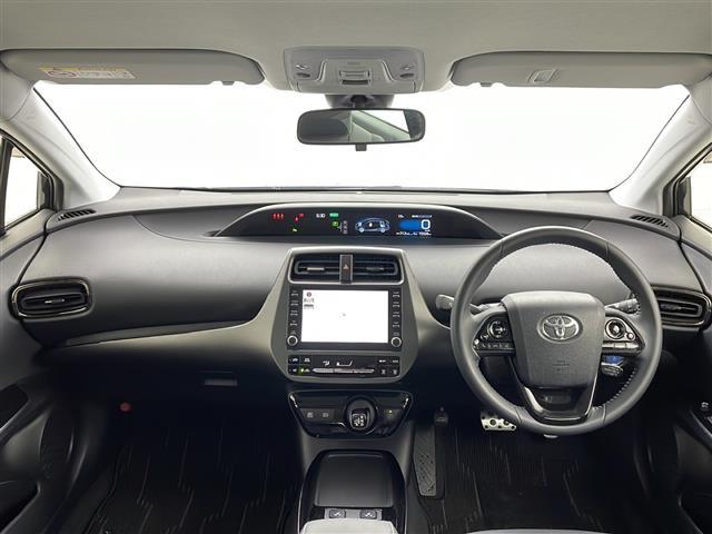 プリウス Ｓツーリングセレクション・ブラックエディション　純正ナビ　バックモニター　ＬＥＤヘッドライト　衝突軽減ブレーキ　追従クルコン　レーンキープアシスト　純正アルミホイール　ＥＴＣ　黒レザーシート　シートヒーター　ドライブレコーダー　スマートキー　禁煙車（2枚目）