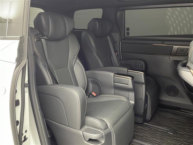 アルファードハイブリッド Z モデリスタエアロ 純正ナビ 全周囲カメラ 後席モニター デジタルインナーミラー 両側電動スライドドア ムーンルーフ 黒革シート シートヒーター シートエアコン ハンドルヒーター ユニバーサルステップ(15枚目)