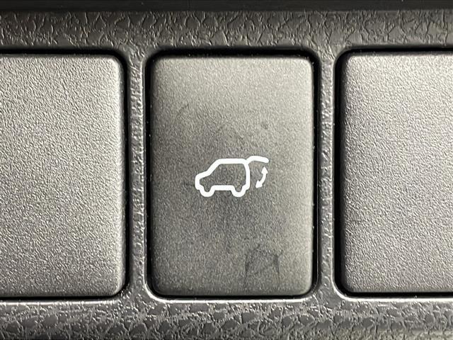 ハリアー プレミアム 10型ナビ フルセグTV バックモニター 衝突軽減ブレーキ 電動リアゲート ビルドインETC 茶革シート LEDヘッドライト フォグランプ 純正18インチアルミホイール 追従クルコン 横滑り防止装置(7枚目)