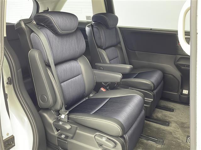 オデッセイ アブソルート・20thアニバーサリーパッケージ 8型ナビ バックモニター フリップダウンモニター 両側電動スライドドア レーダークルーズコントロール レーンキープアシスト パドルシフト 純正17インチアルホイール LEDヘッドライト フォグランプ(30枚目)