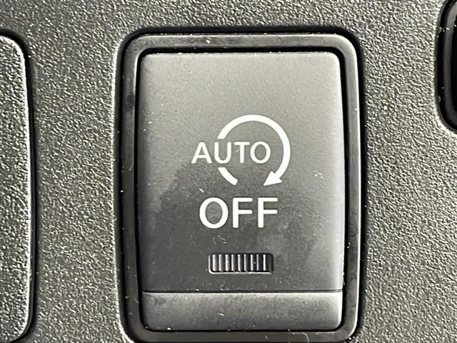 ノート X 純正ナビ バックモニター スマートキー ETC 衝突軽減ブレーキ 横滑り防止装置 メモリーナビ USB入力端子 オートライト 純正フロアマット 盗難防止装置 コーナーセンサー レーンキープアシスト(7枚目)