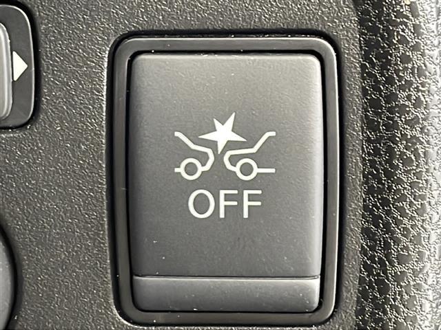 ノート X 純正ナビ バックモニター スマートキー ETC 衝突軽減ブレーキ 横滑り防止装置 メモリーナビ USB入力端子 オートライト 純正フロアマット 盗難防止装置 コーナーセンサー レーンキープアシスト(8枚目)