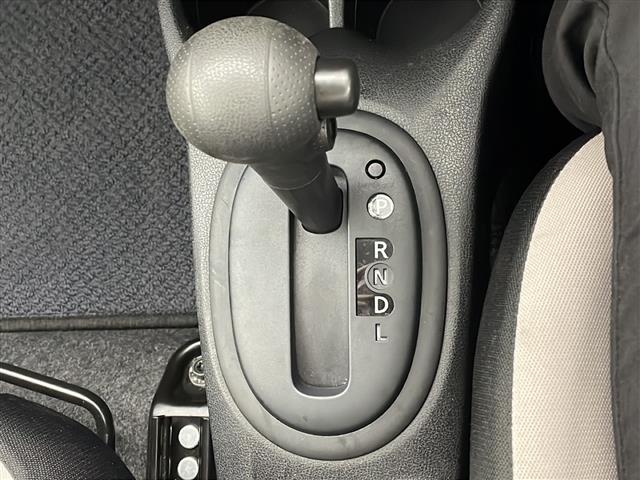 ノート X 純正ナビ バックモニター スマートキー ETC 衝突軽減ブレーキ 横滑り防止装置 メモリーナビ USB入力端子 オートライト 純正フロアマット 盗難防止装置 コーナーセンサー レーンキープアシスト(23枚目)