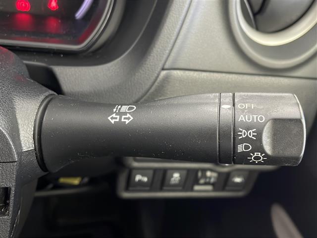 ノート X 純正ナビ バックモニター スマートキー ETC 衝突軽減ブレーキ 横滑り防止装置 メモリーナビ USB入力端子 オートライト 純正フロアマット 盗難防止装置 コーナーセンサー レーンキープアシスト(27枚目)