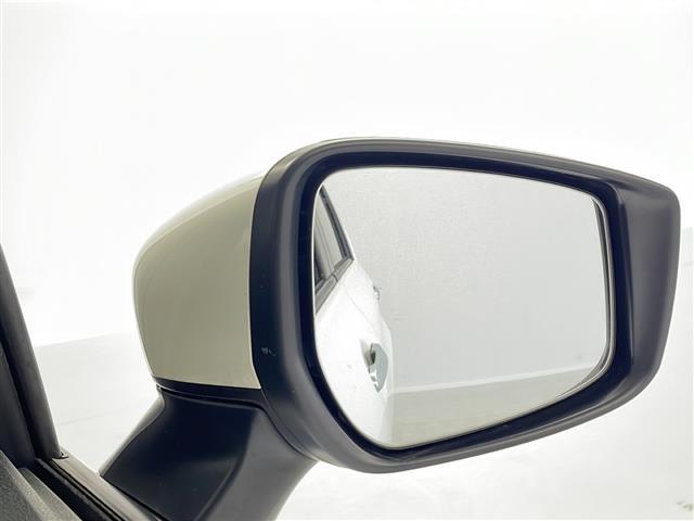 ノート X 純正ナビ バックモニター スマートキー ETC 衝突軽減ブレーキ 横滑り防止装置 メモリーナビ USB入力端子 オートライト 純正フロアマット 盗難防止装置 コーナーセンサー レーンキープアシスト(28枚目)