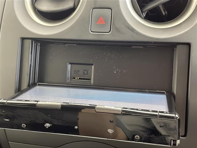 ノート X 純正ナビ バックモニター スマートキー ETC 衝突軽減ブレーキ 横滑り防止装置 メモリーナビ USB入力端子 オートライト 純正フロアマット 盗難防止装置 コーナーセンサー レーンキープアシスト(29枚目)