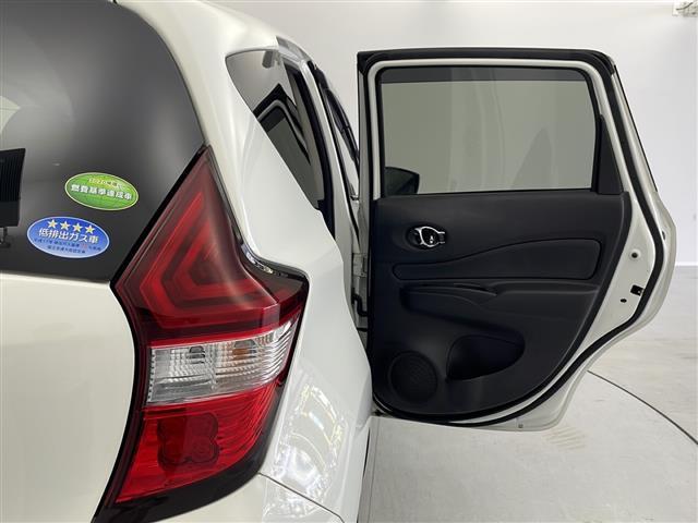 ノート X 純正ナビ バックモニター スマートキー ETC 衝突軽減ブレーキ 横滑り防止装置 メモリーナビ USB入力端子 オートライト 純正フロアマット 盗難防止装置 コーナーセンサー レーンキープアシスト(36枚目)