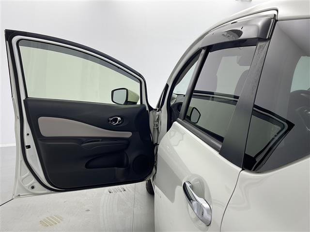 ノート X 純正ナビ バックモニター スマートキー ETC 衝突軽減ブレーキ 横滑り防止装置 メモリーナビ USB入力端子 オートライト 純正フロアマット 盗難防止装置 コーナーセンサー レーンキープアシスト(37枚目)