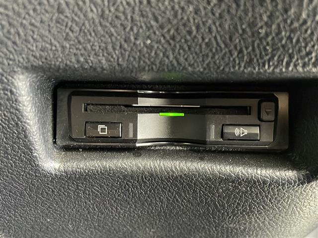 シエンタ ハイブリッドG 社外ナビ フルセグTV Bluetooth バックモニター 衝突軽減ブレーキ 両側電動スライドドア LEDヘッドランプ フォグライト 純正16インチアルミホイール フルエアロ ETC スマートキー(5枚目)