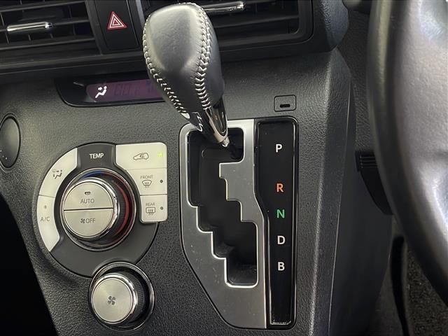 シエンタ ハイブリッドG 社外ナビ フルセグTV Bluetooth バックモニター 衝突軽減ブレーキ 両側電動スライドドア LEDヘッドランプ フォグライト 純正16インチアルミホイール フルエアロ ETC スマートキー(23枚目)