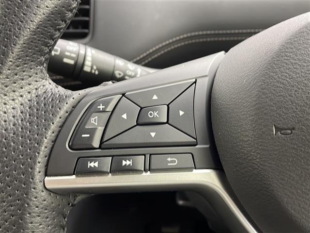 セレナ ハイウェイスター 衝突軽減ブレーキ 純正9インチナビ パーキングアシスト 両側パワースライドドア クルーズコントロール 前席シートヒーター アイドリングストップ 横滑り防止装置 車線逸脱警報 純正フロアマット ETC(5枚目)