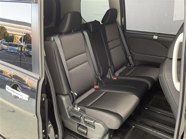 セレナ ハイウェイスター 衝突軽減ブレーキ 純正9インチナビ パーキングアシスト 両側パワースライドドア クルーズコントロール 前席シートヒーター アイドリングストップ 横滑り防止装置 車線逸脱警報 純正フロアマット ETC(14枚目)