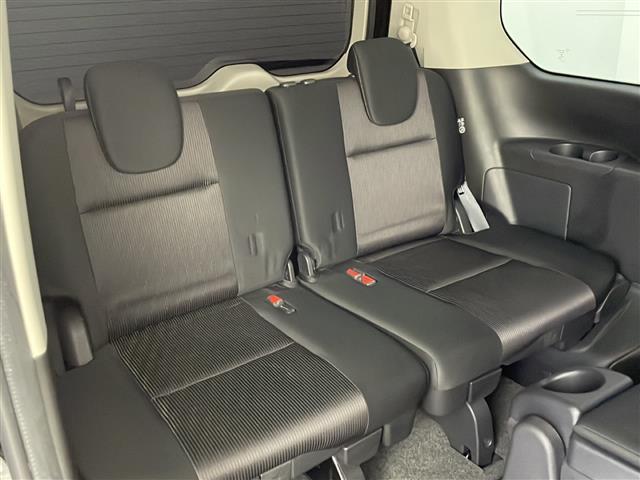 セレナ ハイウェイスター 衝突軽減ブレーキ 純正9インチナビ パーキングアシスト 両側パワースライドドア クルーズコントロール 前席シートヒーター アイドリングストップ 横滑り防止装置 車線逸脱警報 純正フロアマット ETC(15枚目)