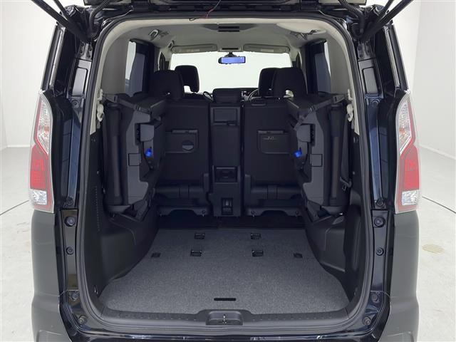 セレナ ハイウェイスター 衝突軽減ブレーキ 純正9インチナビ パーキングアシスト 両側パワースライドドア クルーズコントロール 前席シートヒーター アイドリングストップ 横滑り防止装置 車線逸脱警報 純正フロアマット ETC(17枚目)